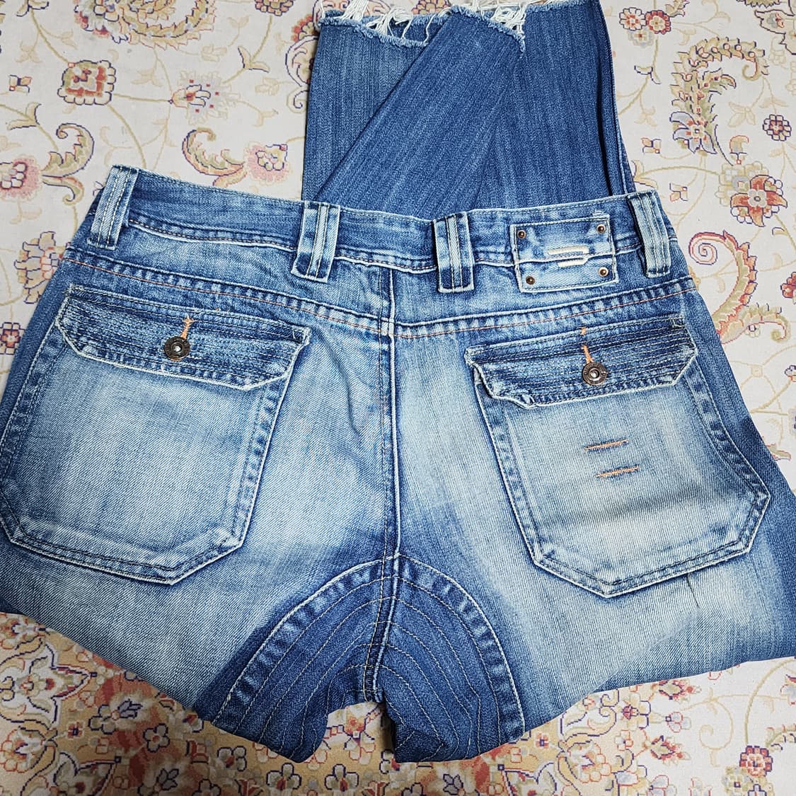 디젤 스트레이트핏 데님 팬츠 32 (00ECALA6001) 상품이미지3