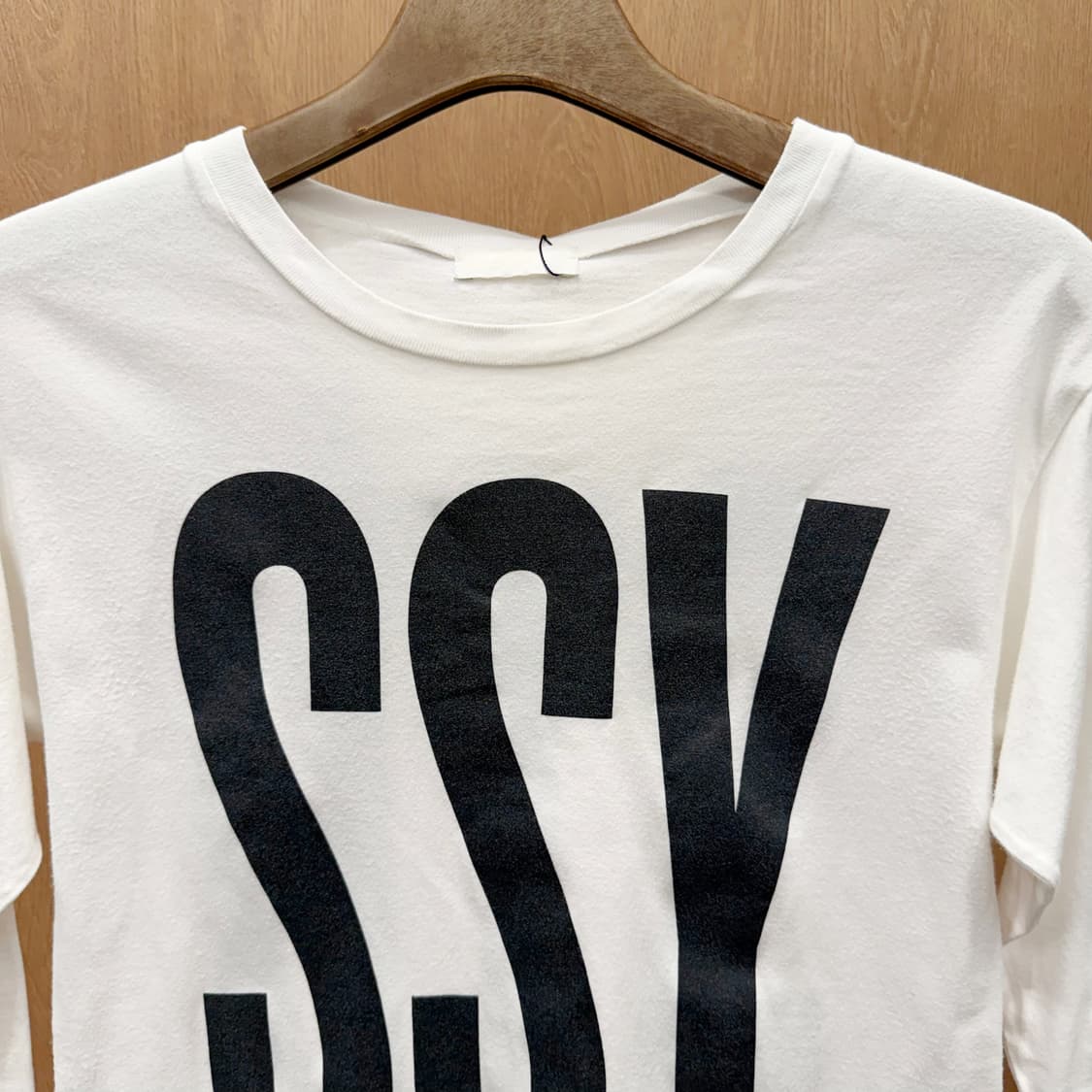 스투시 7부 티셔츠 전후면 레터링 빅로고 프린팅 디테일 화이트 상품이미지4