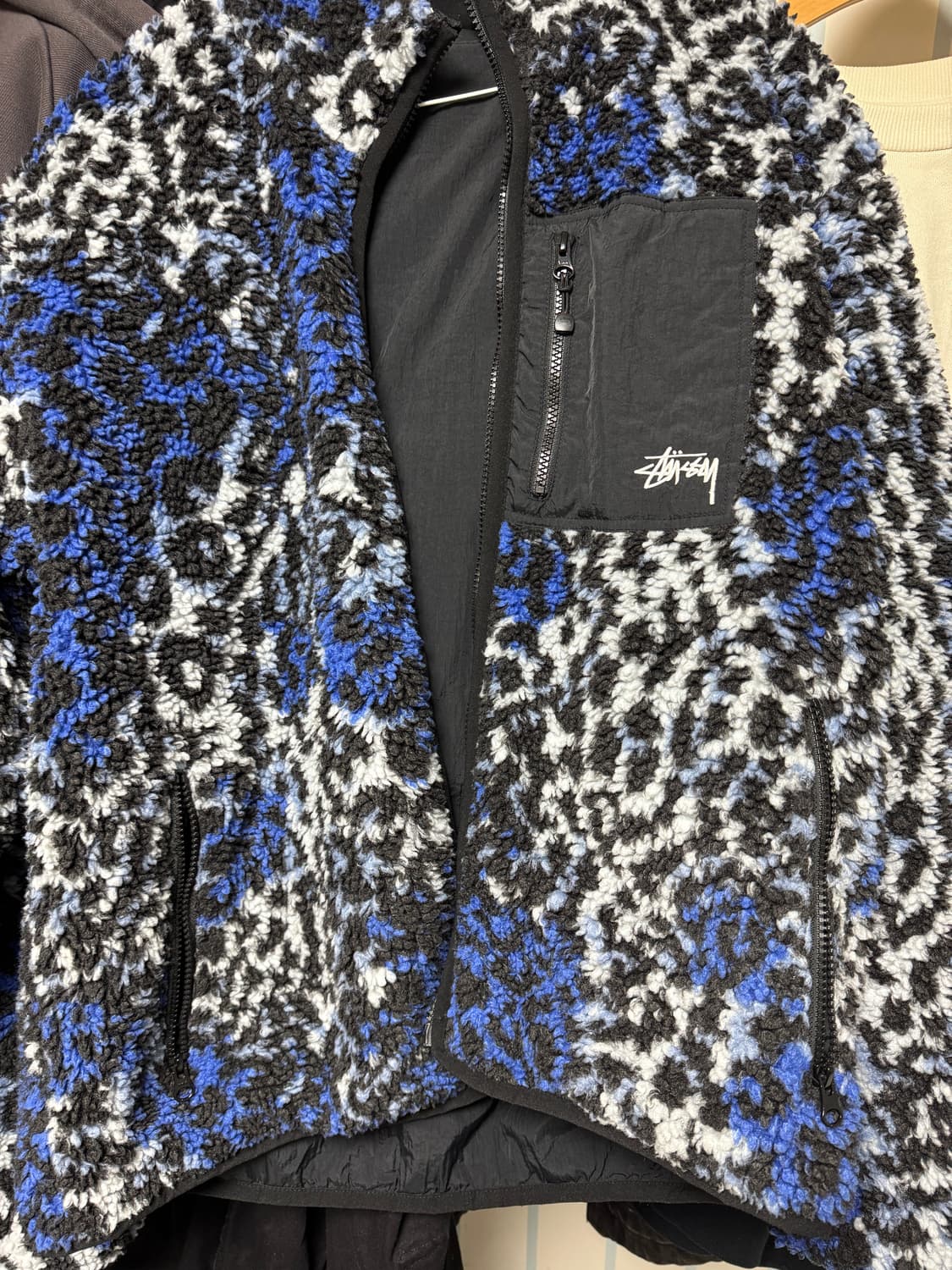 스투시 쉐르파 리버시블 블루 레오파드 L 상품이미지1