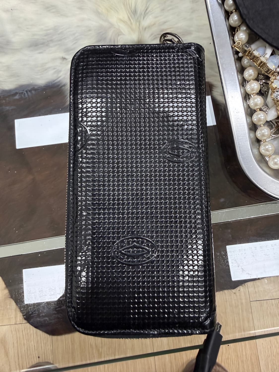 까르띠에 “Happy Birthday” 페이턴트 레더 장지갑 상품이미지2