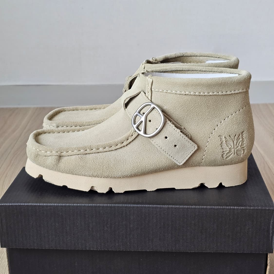 235 새제품) 클락스 니들스 왈라비 스트랩 부츠 메이플 스웨이드 상품이미지5