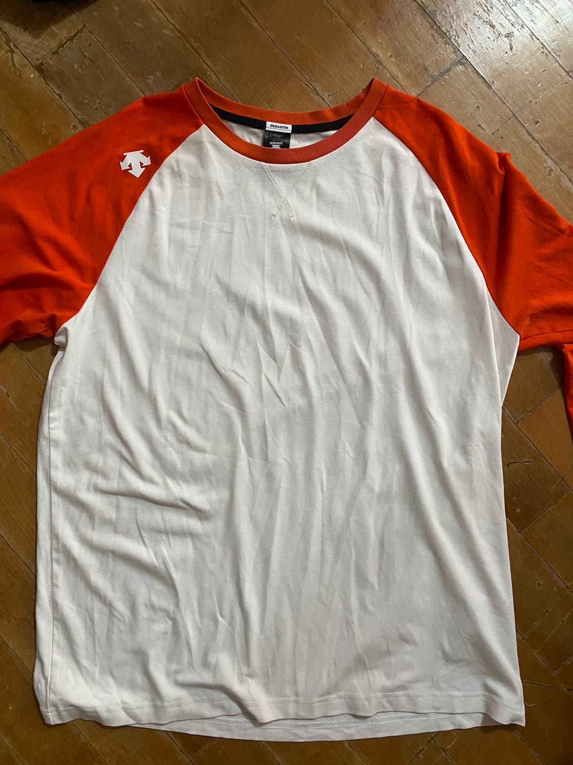 데상트 오렌지 라글란 긴팔 티셔츠 2XL(110) 상품이미지1