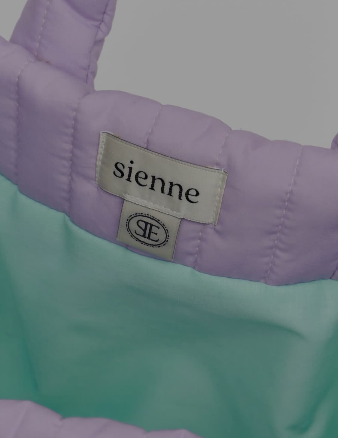 [새상품]시엔느 라일락 패딩백+키링 상품이미지5