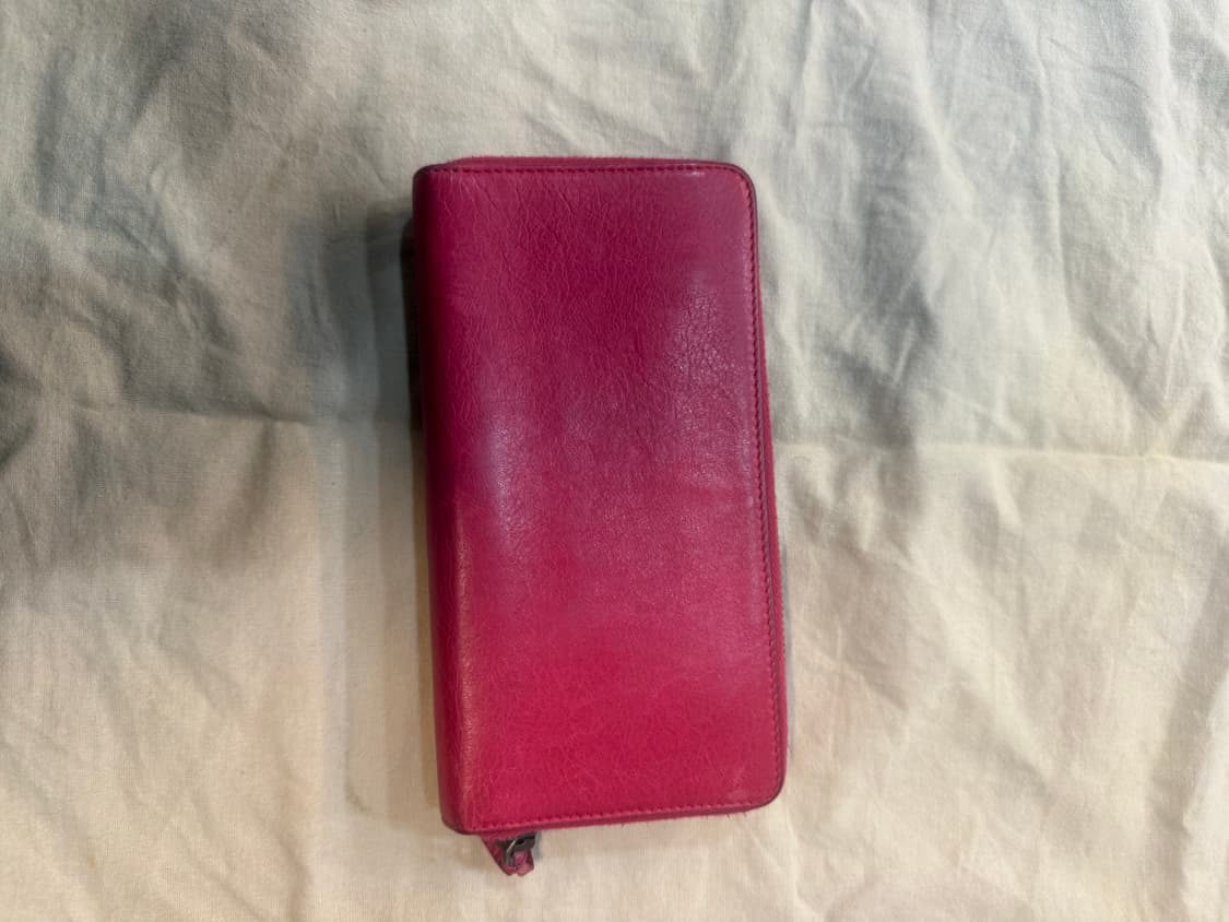 정품 발렌시아가 모터 장지갑 팝니다 상품이미지3