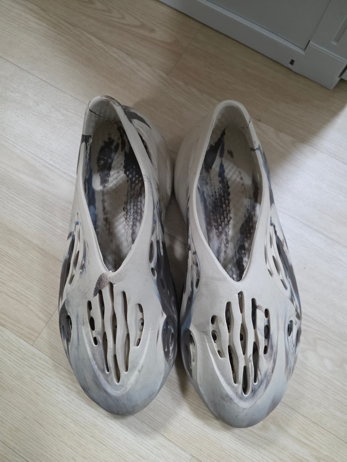 아디다스 이지 폼 러너 275 상품이미지3