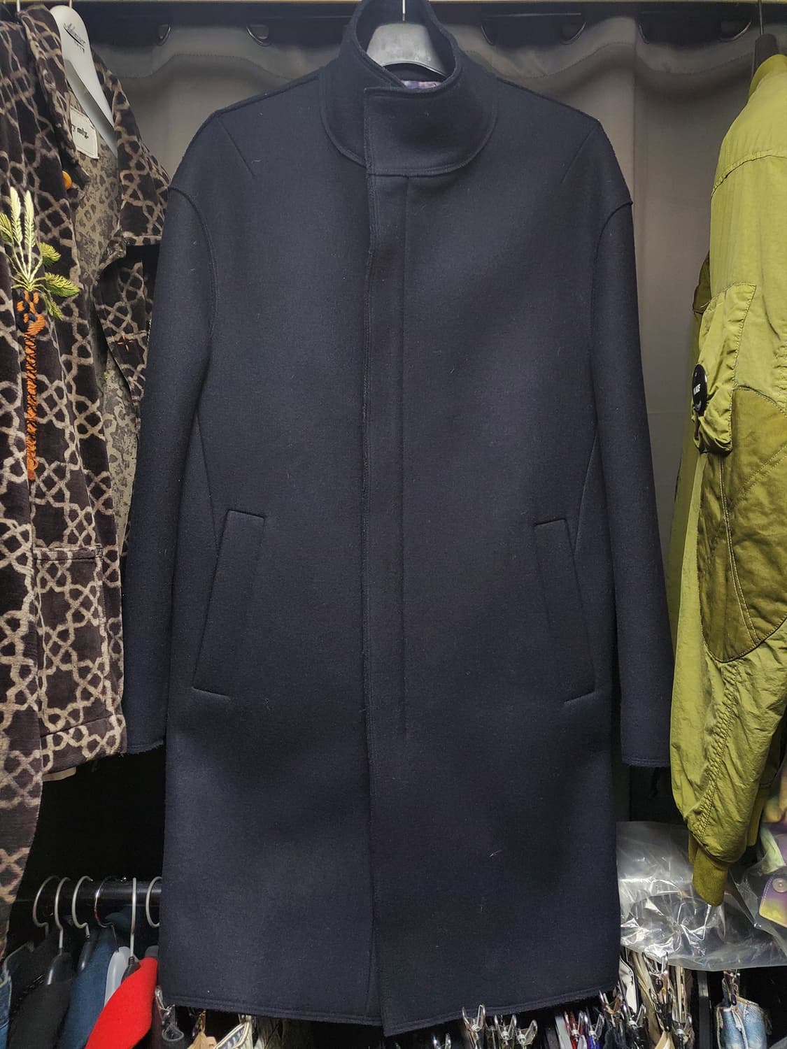 송지오 다크네이비 컷아웃 코트 상품이미지1