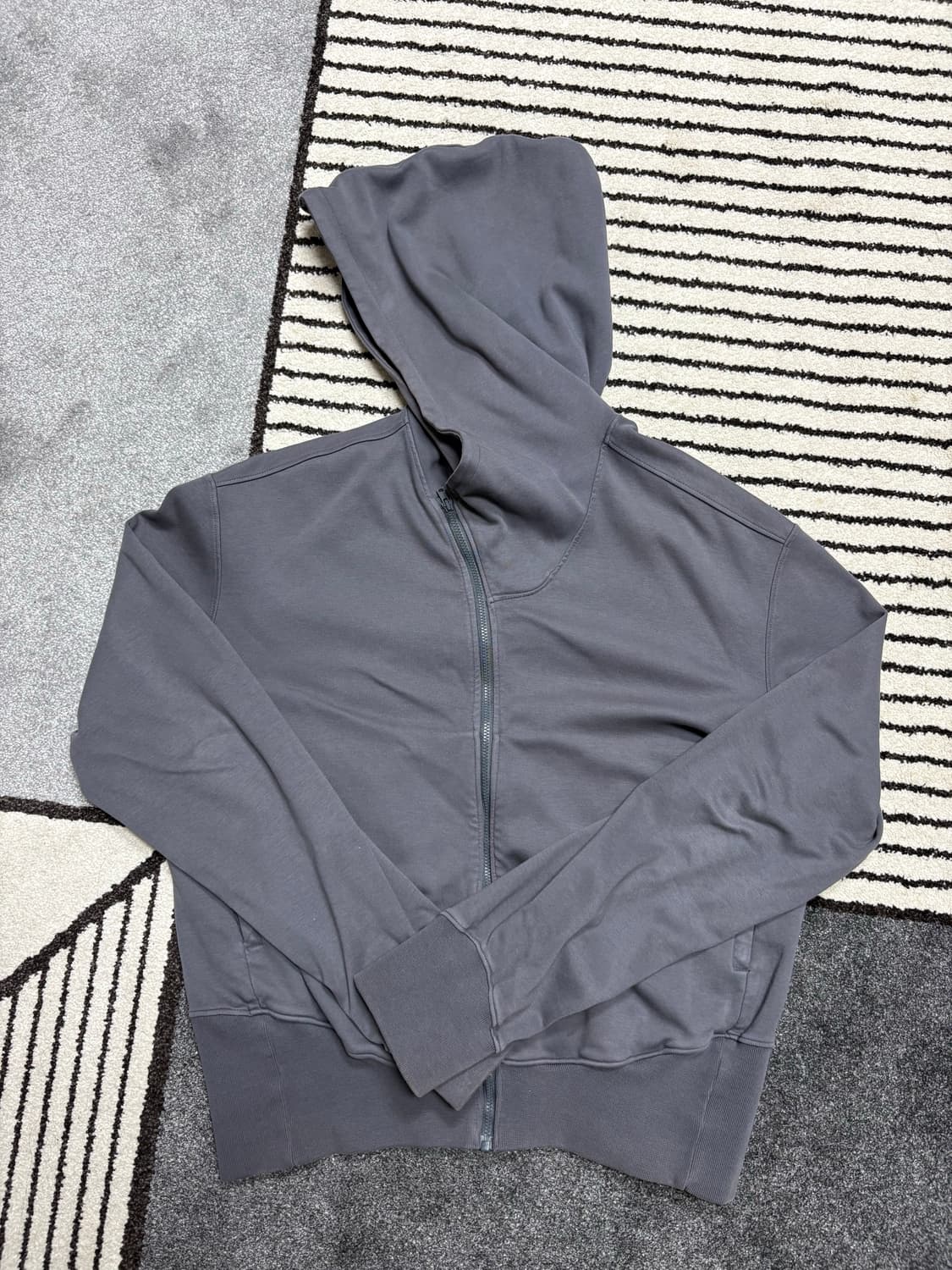 누마레 EE 후드집업 XL 사이즈 판매 상품이미지1