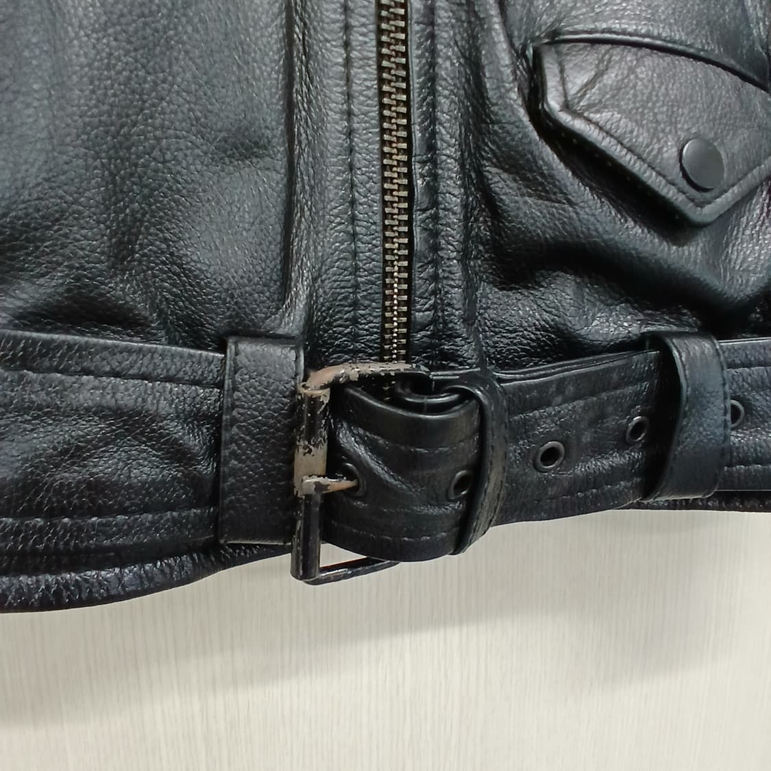 DIVIDED H&M 블랙 소가죽 베스트  상품이미지7