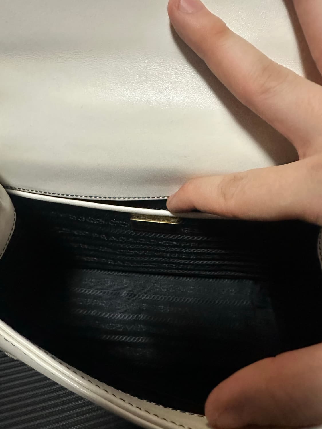 프라다 락패킥 화이트 체인백 (OS) 상품이미지4