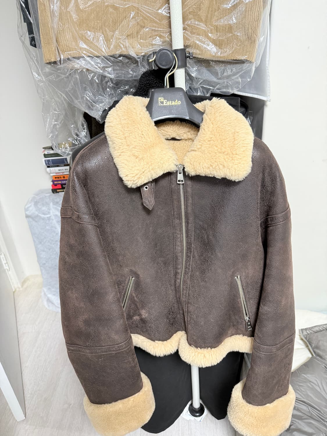 Ami 아미 무스탕 상품이미지3