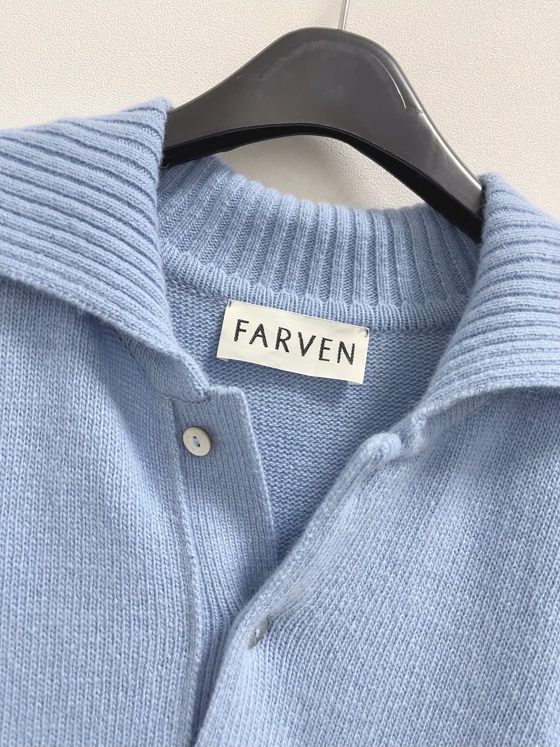 파르벵 울 캐시미어 버튼 카라라 니트 상품이미지4