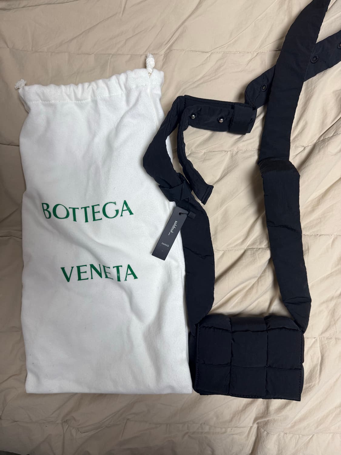 보테가 베네타 미니 패딩 카세트백 상품이미지2