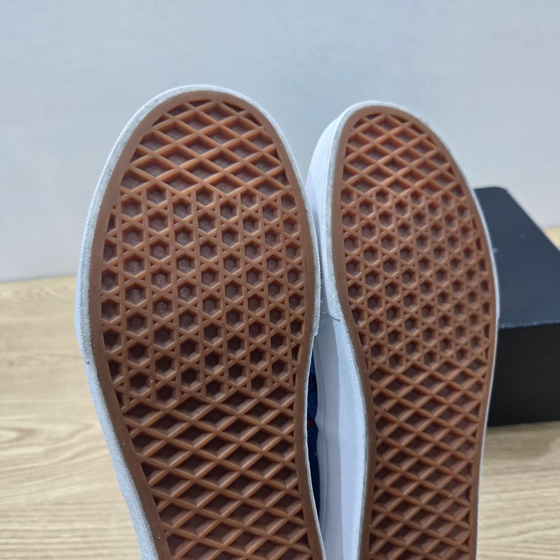 255 반스 어센틱 x 비비안웨스트우드 블루 상품이미지8