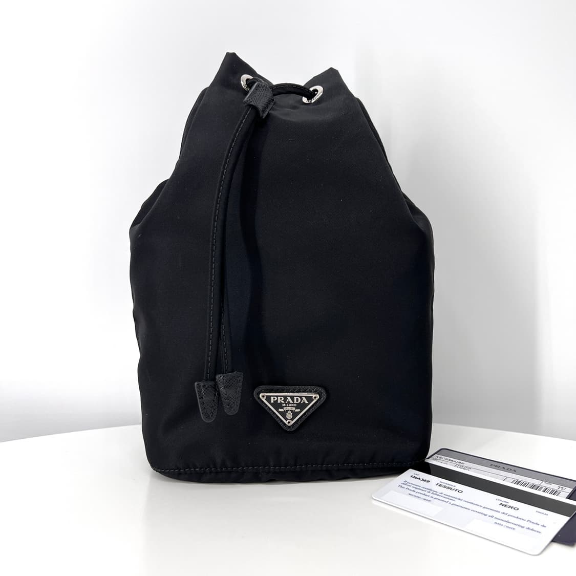 프라다 삼각로고 나일론 버킷 파우치 블랙 (1NA369) 상품이미지2