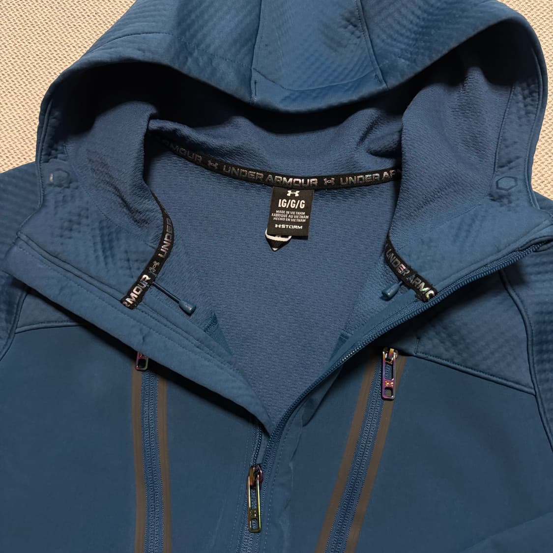 언더아머 소프트쉘 스톰 후디 자켓 상품이미지2