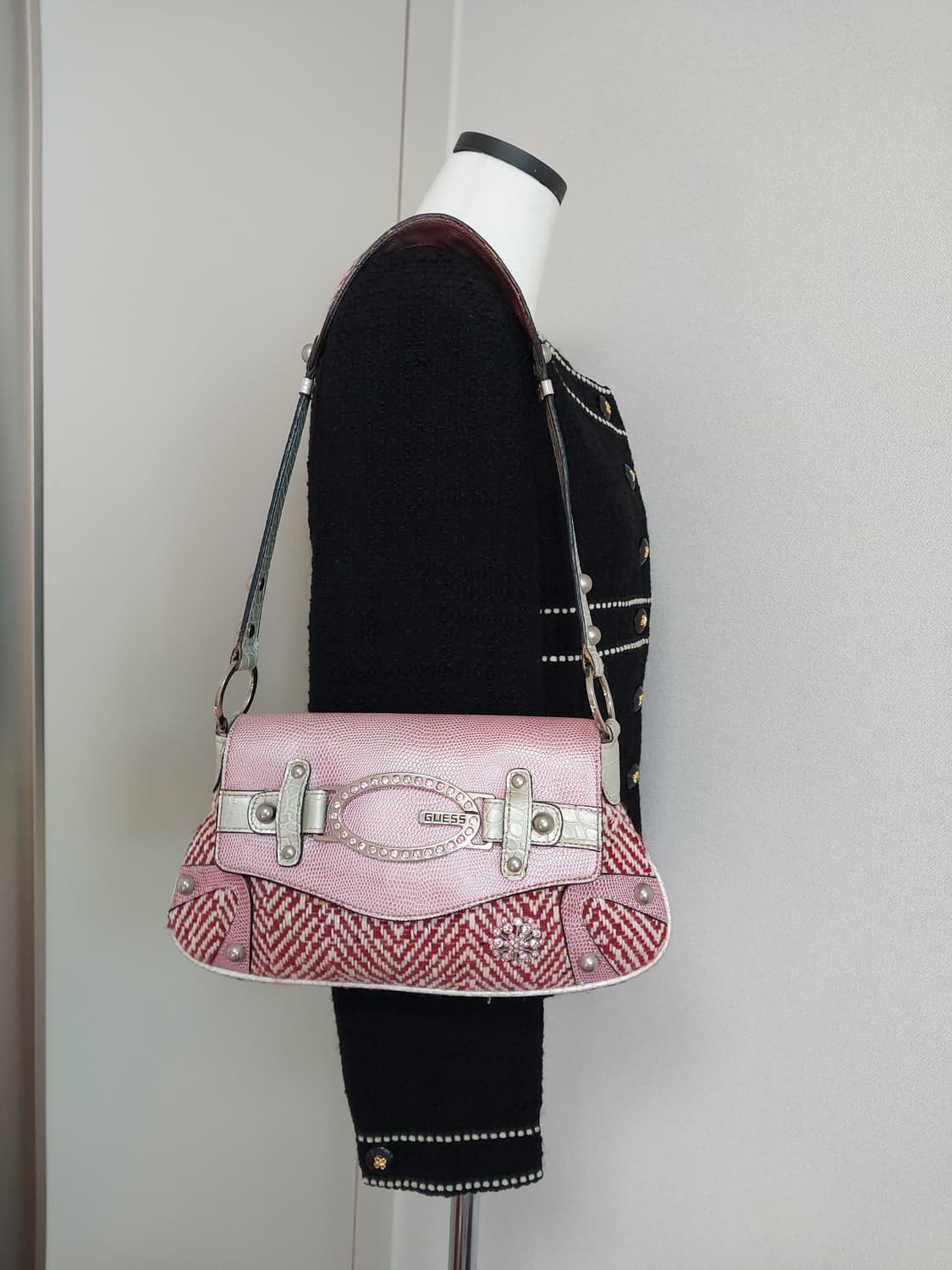GUESS 게스 트위드 핑크 숄더백 상품이미지3