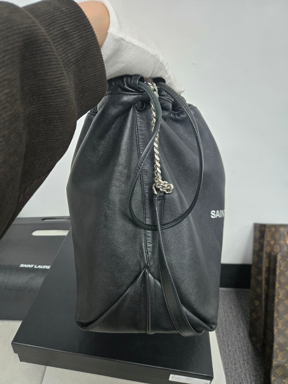 [보증서 정품] 입생로랑 테디 버킷백 상품이미지3