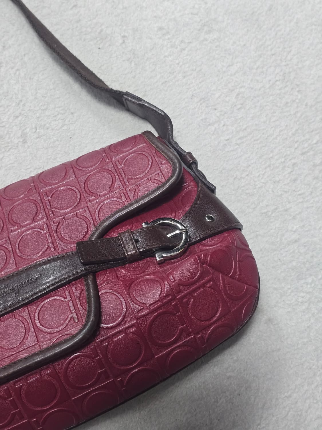 Ferragamo 페라가모 간치니 레더 숄더백 상품이미지2