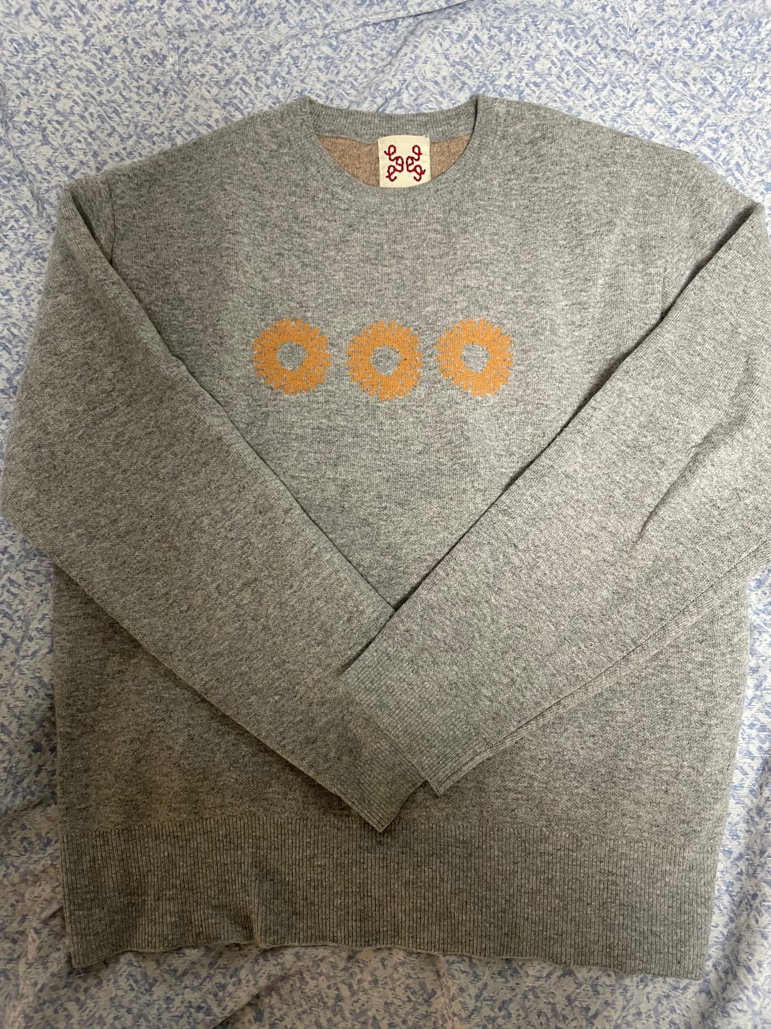 999휴머니티 로고 크루넥 니트 3 그레이 상품이미지1