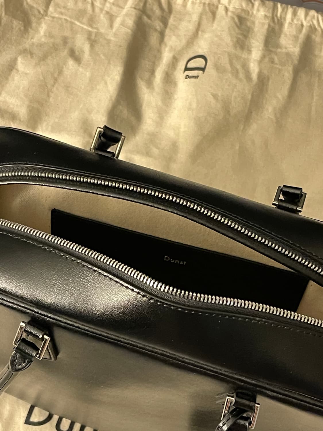 던스트 클래식 28 레더 토트백 상품이미지4