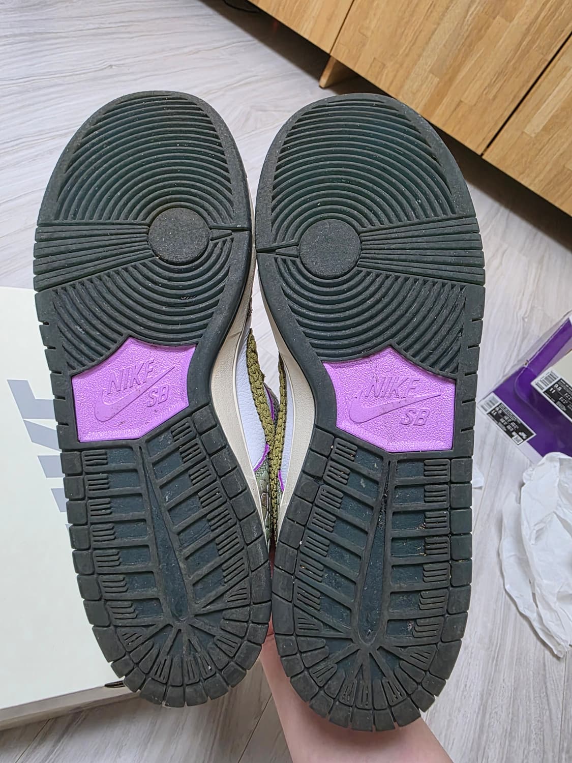 [275] 나이키 x 알렉시스 사블론 sb 덩크로우프로 화이트앤퍼시픽모스 상품이미지6