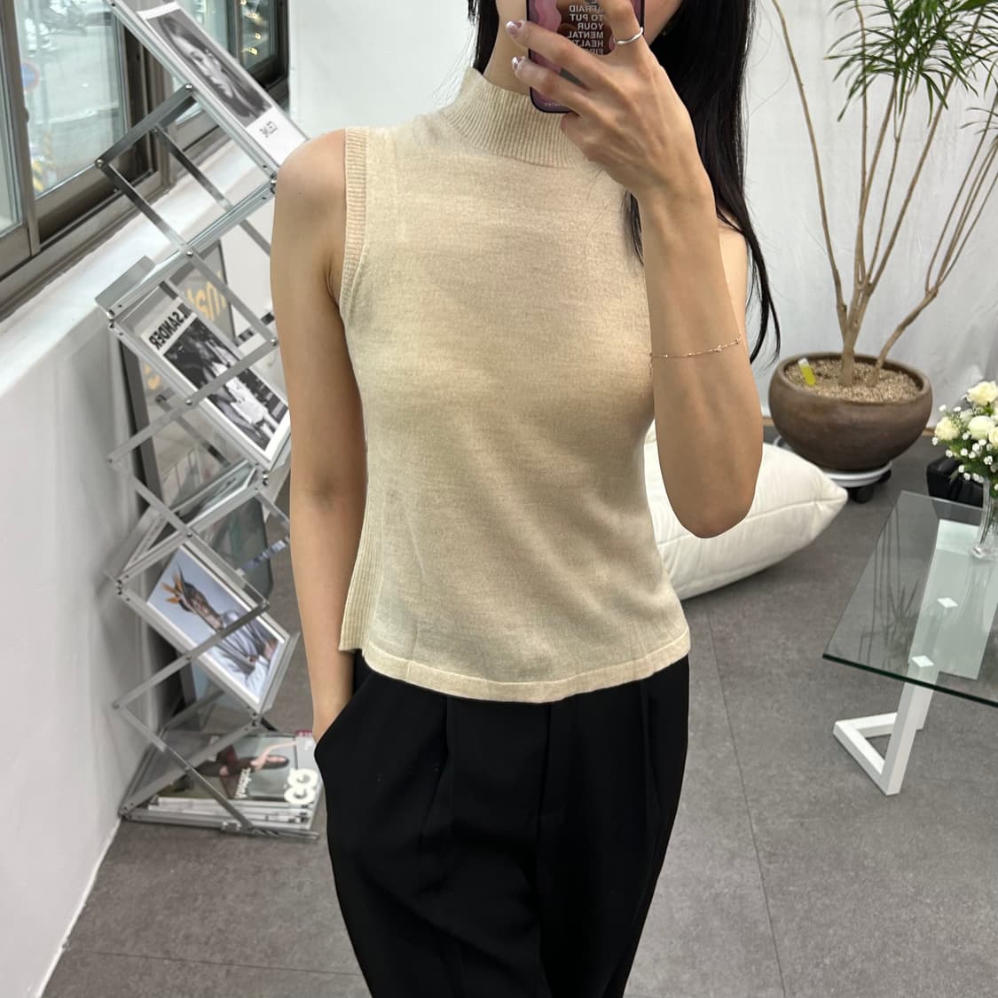 SUC 베이지 터틀넥 니트 베스트 상품이미지1