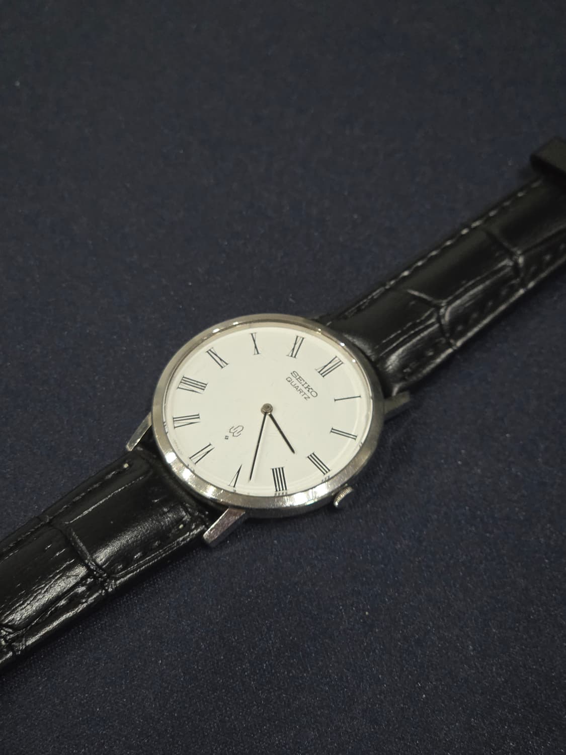 70s 빈티지 세이코 4130 라운드 프레임 쿼츠 시계 상품이미지5