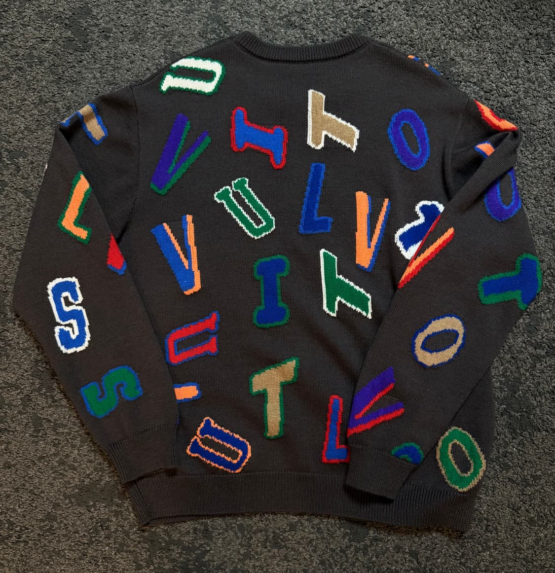 (3L)(XXL) 루이비통 NBA 레터스 크루넥 모카 국내백화점판 상품이미지2