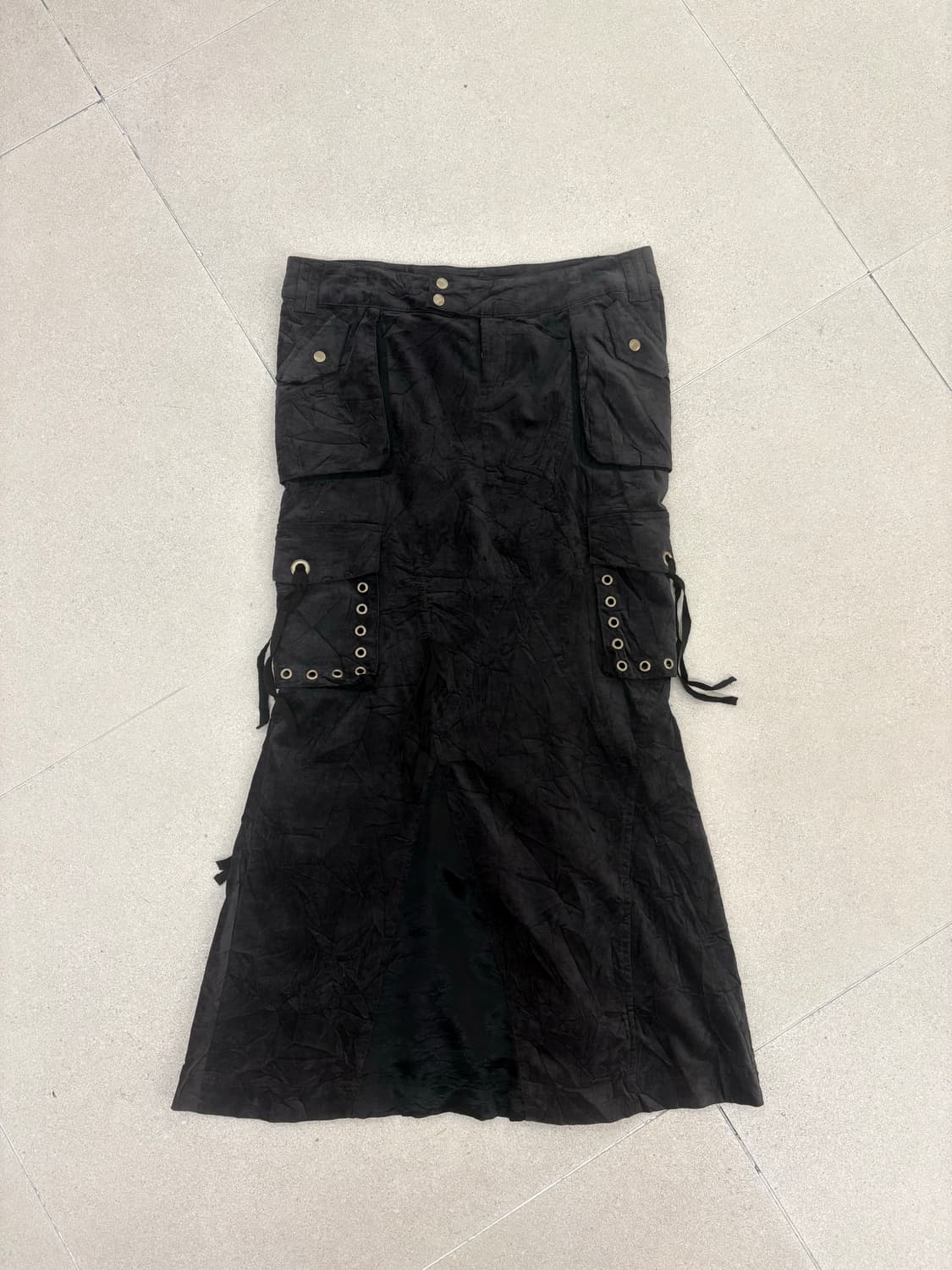 블랙 벨벳 카고 롱스커트 상품이미지1