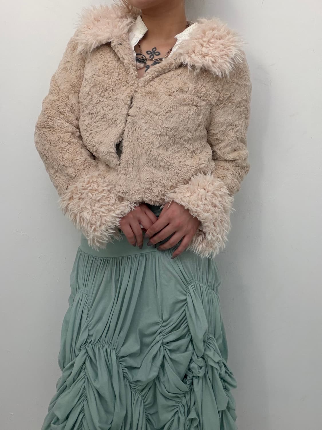 연핑크 크롭 퍼자켓 상품이미지1