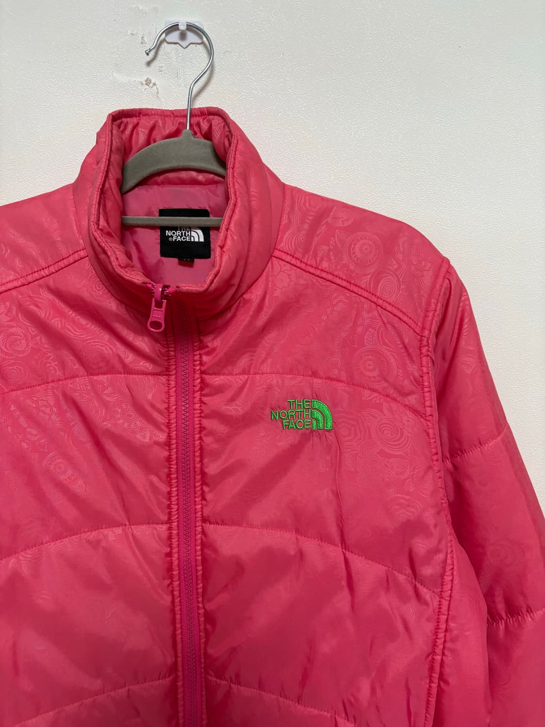 노스페이스 핑크 경량패딩 상품이미지3