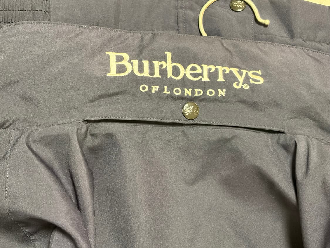 버버리 바람막이 상품이미지1