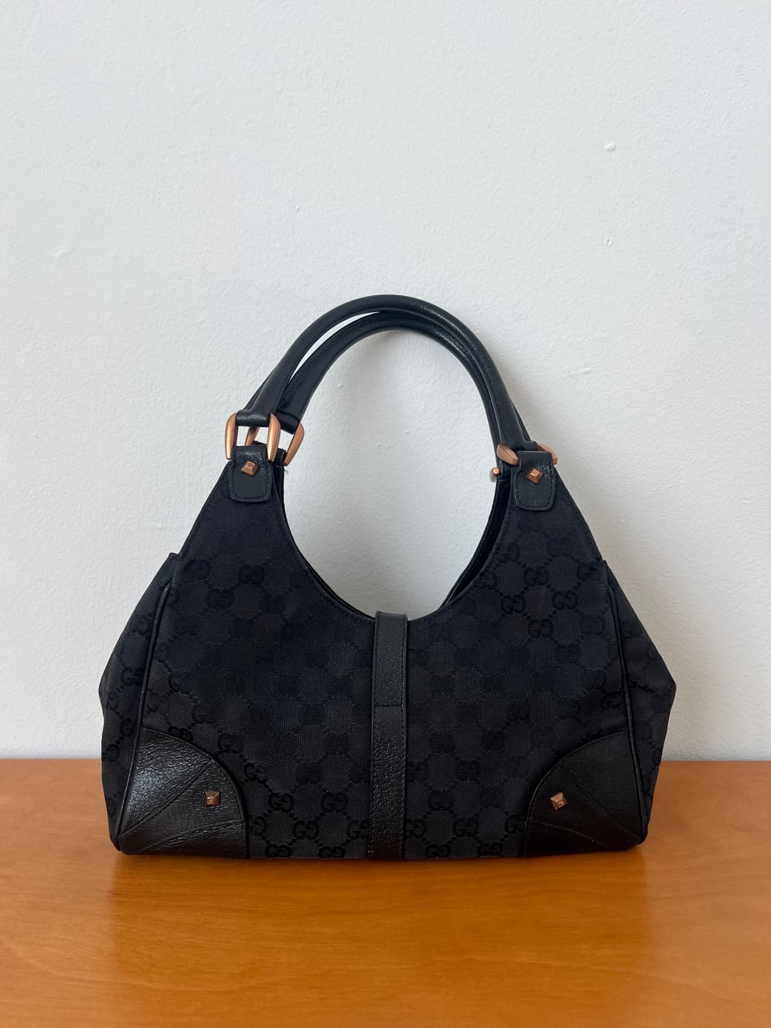 구찌 재키백 블랙 GG 로고 숄더백 상품이미지9