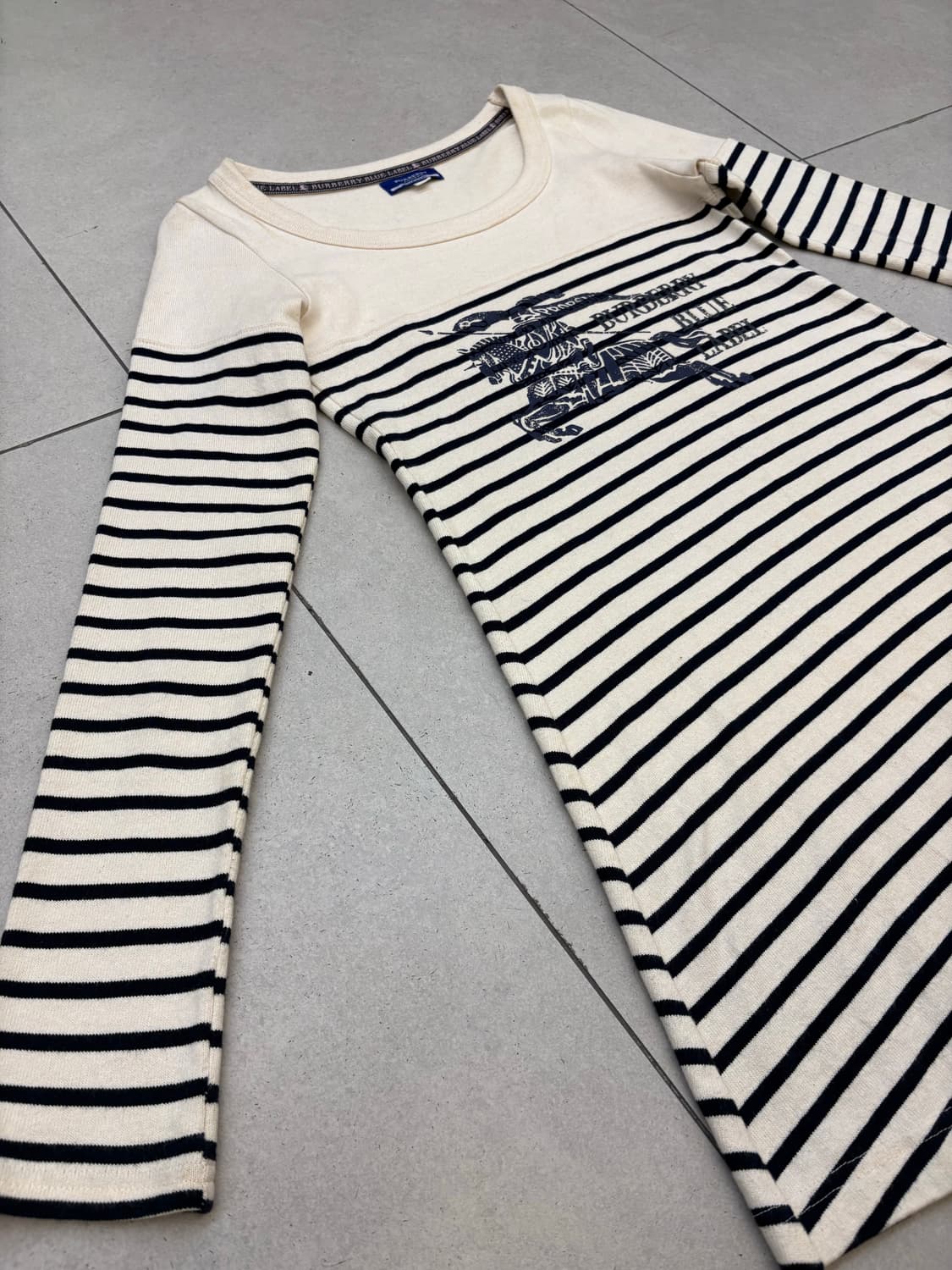 [ 38 ] 버버리 블루라벨 플레어 롱슬리브 상품이미지4