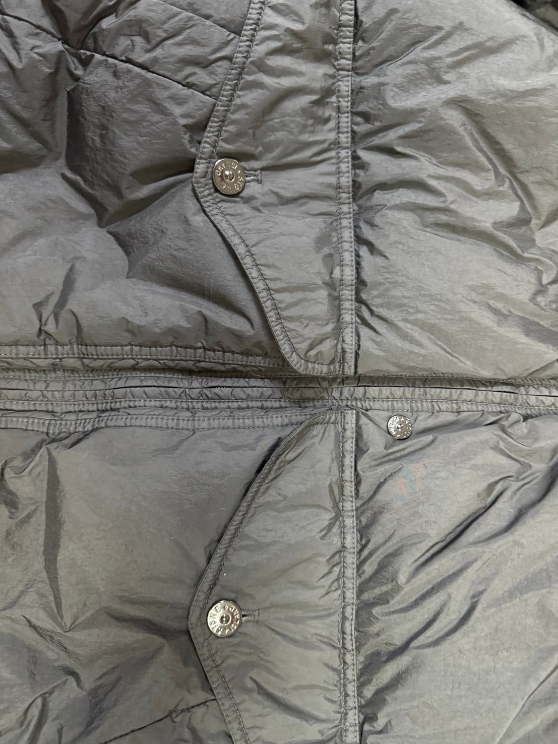 24FW XL 스톤아일랜드 크링클랩스 패딩 블랙 상품이미지3