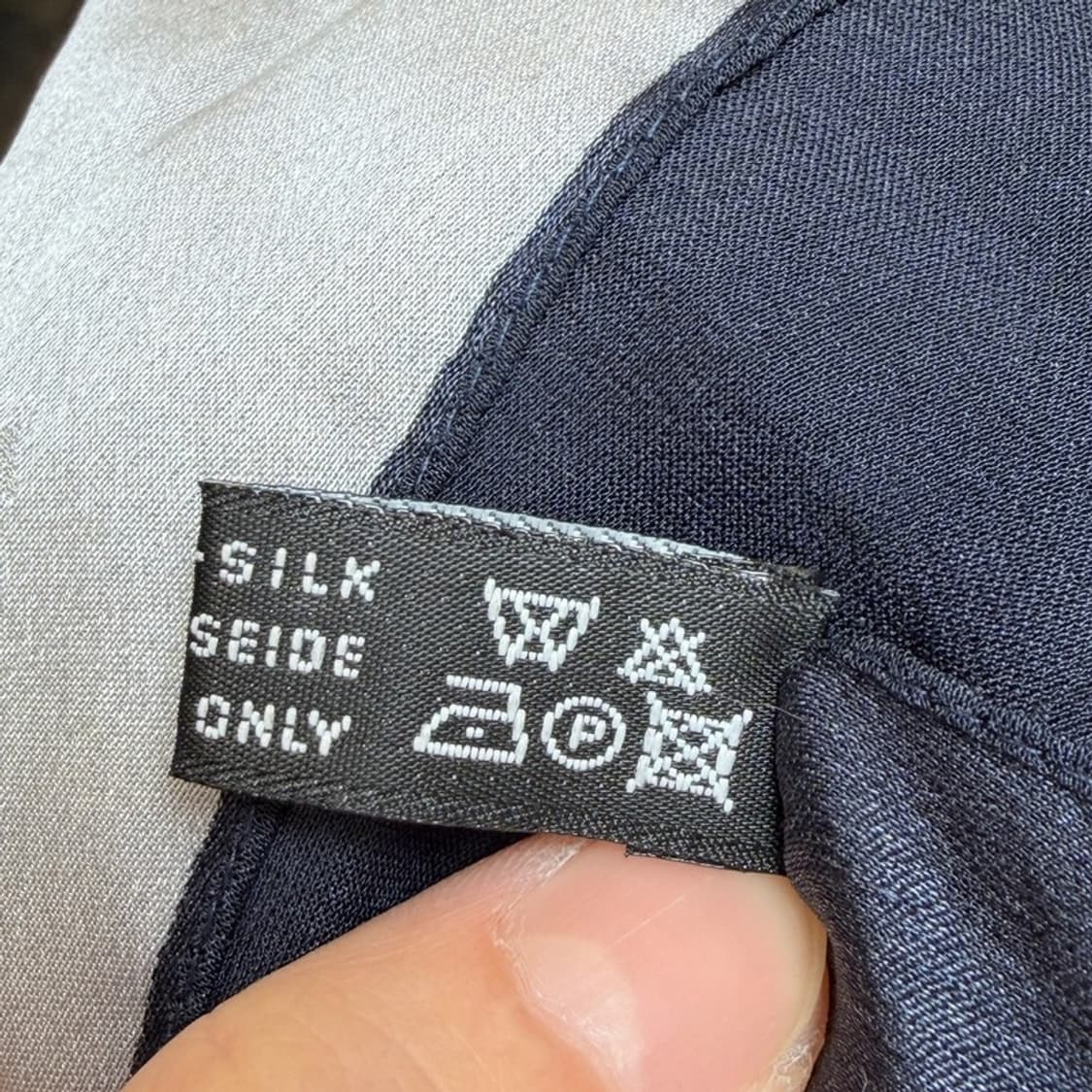 MARC JACOBS 100% 세타실크 스카프 상품이미지7