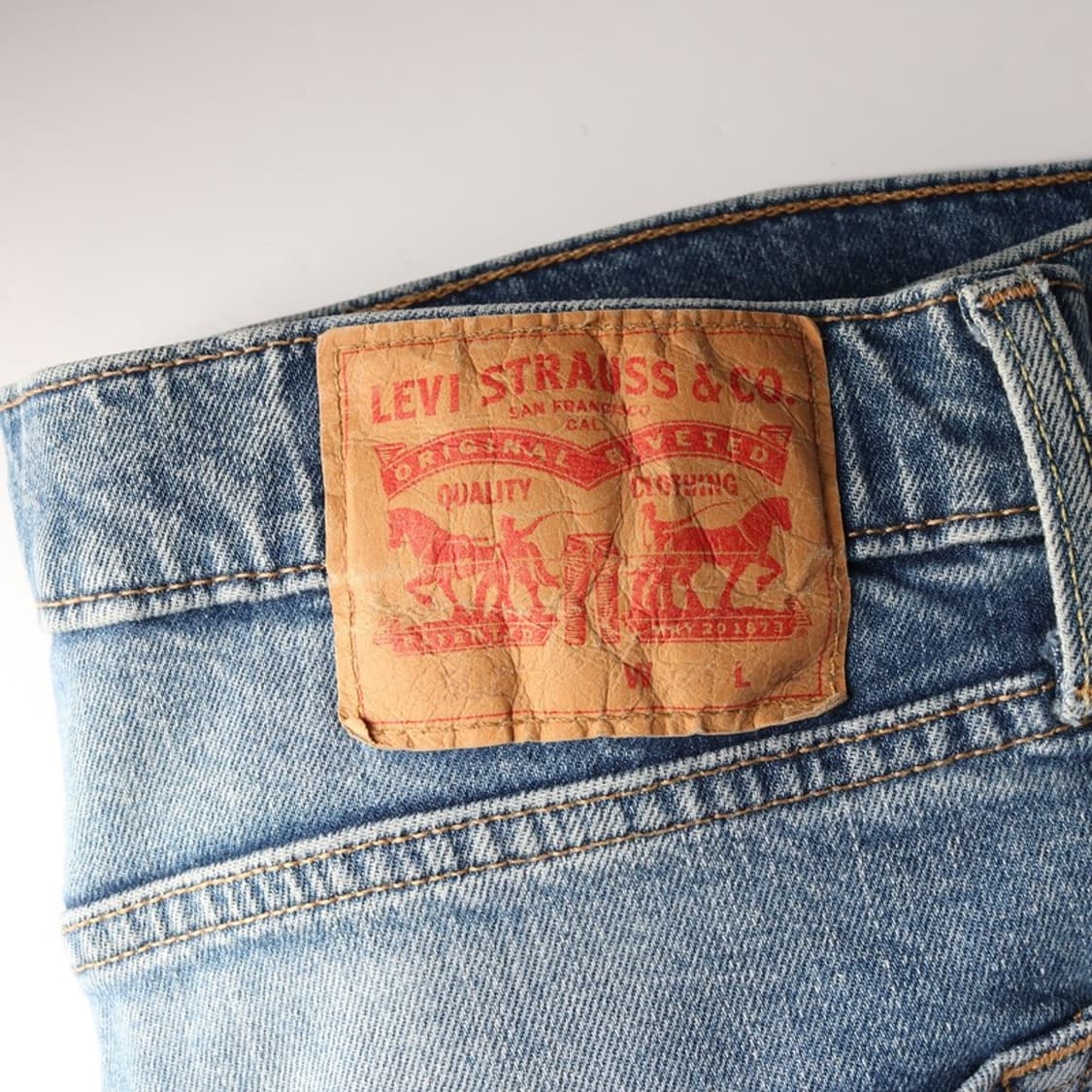 리바이스 중청 워싱 슬림 스트레이트 데님 팬츠 상품이미지5