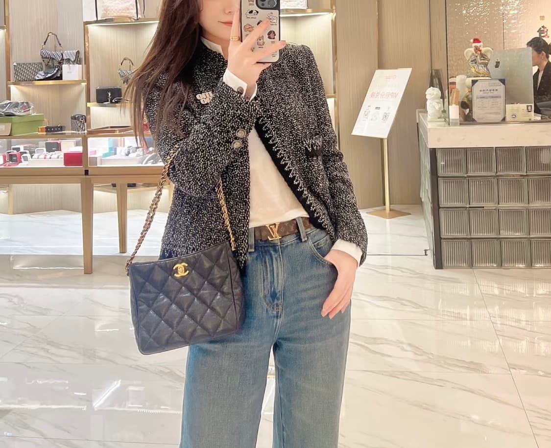 샤넬 뷰티 노벨티 레터링 체인 숄더백 토트백 상품이미지5