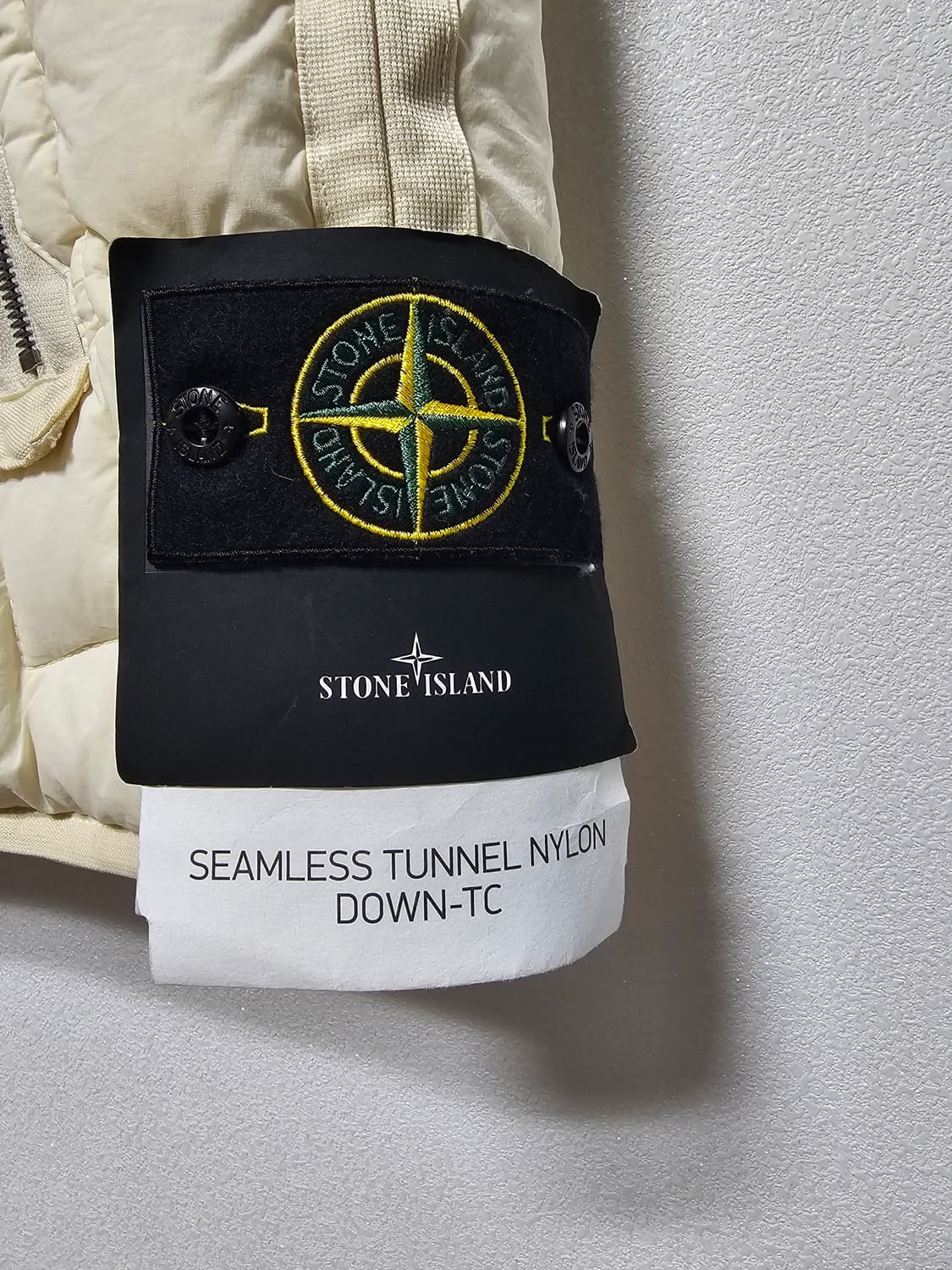 스톤아일랜드 심리스 터널 나일론 패딩 조끼(새 상품) 상품이미지3