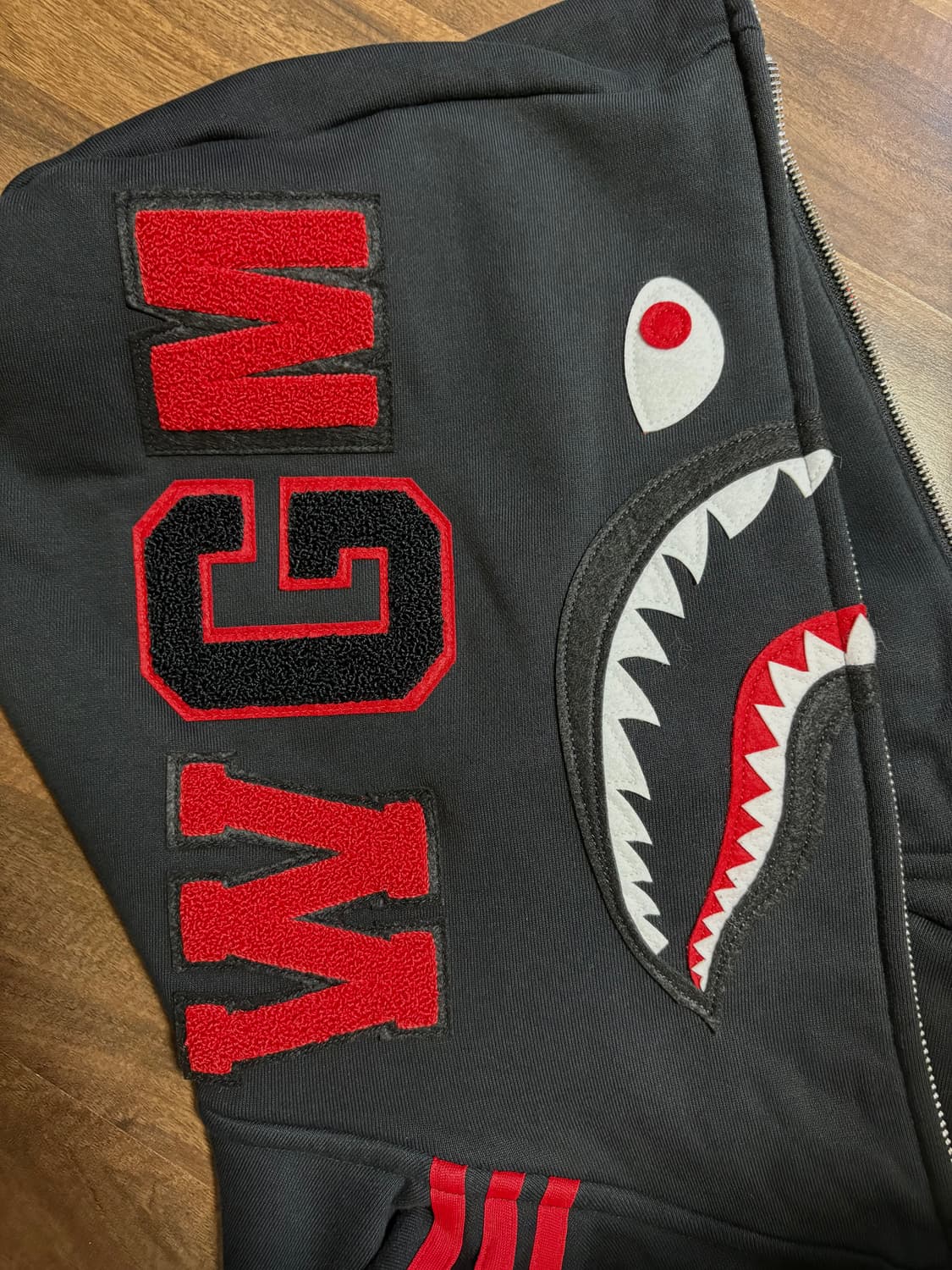 아디다스 x 베이프 얼티밋 샤크 후드 블랙 상품이미지2