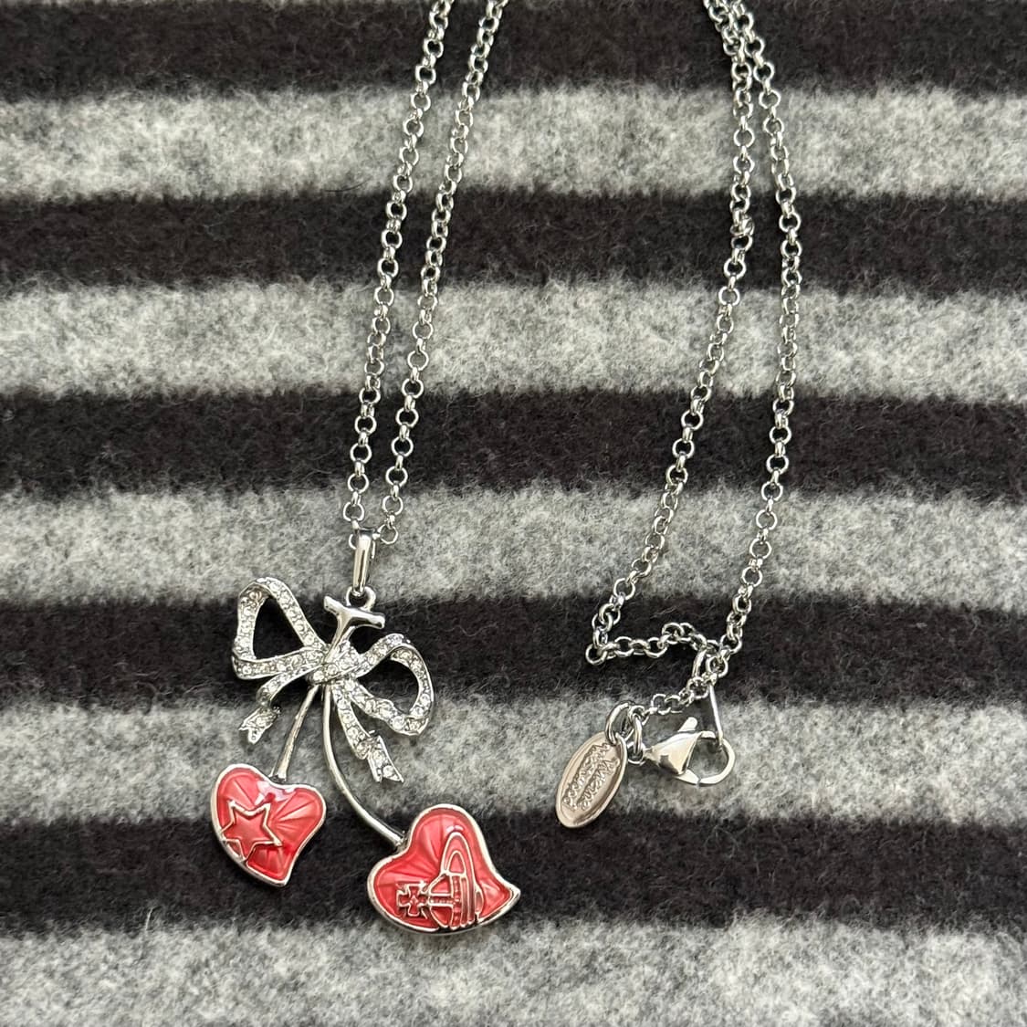 비비안웨스트우드 발렌타인 한정판 체리 목걸이 상품이미지2