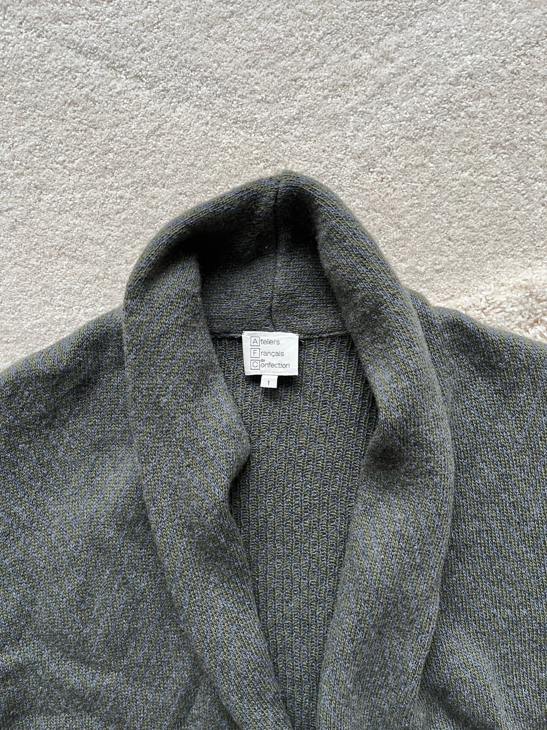 아틀리에 프란세 드 콩페시옹 캐시미어 숄카라 가디건 (100) 상품이미지3