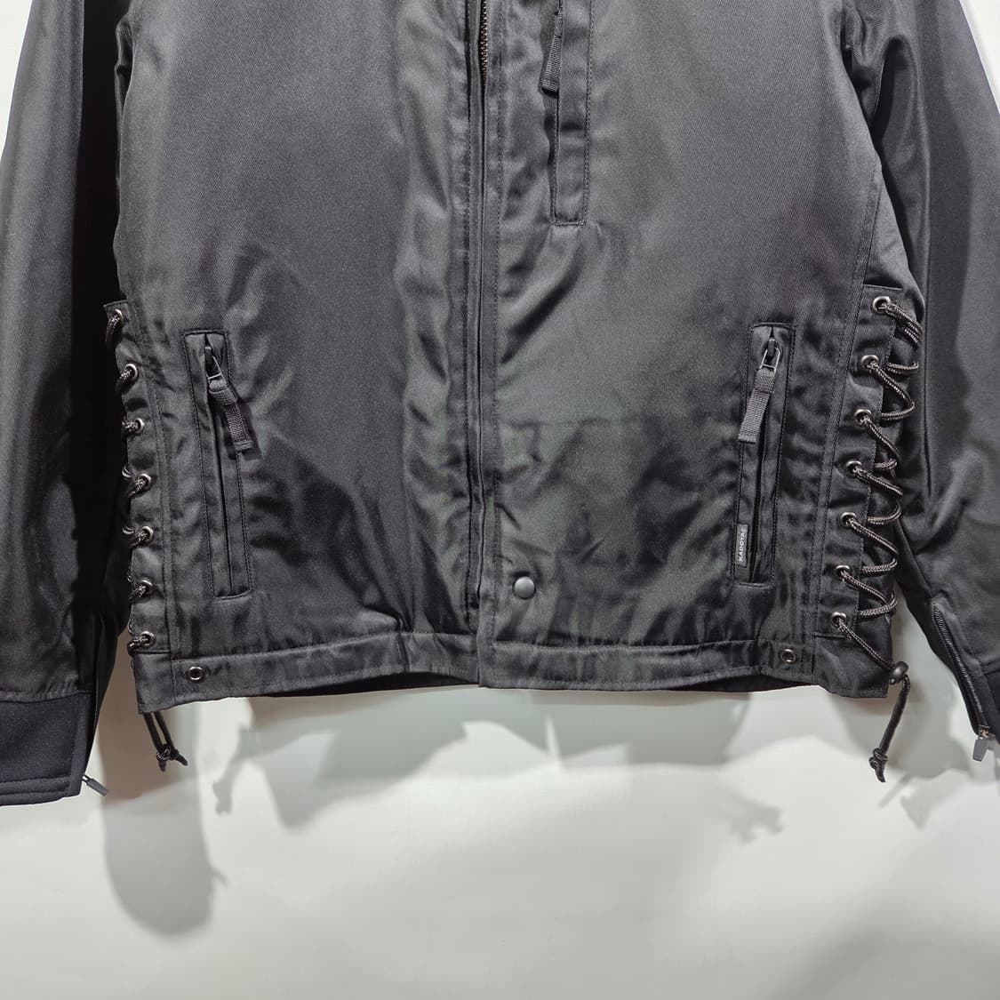 [KADOYA] 카도야 레이스업 본디지 퍼 디테일 자켓 상품이미지4