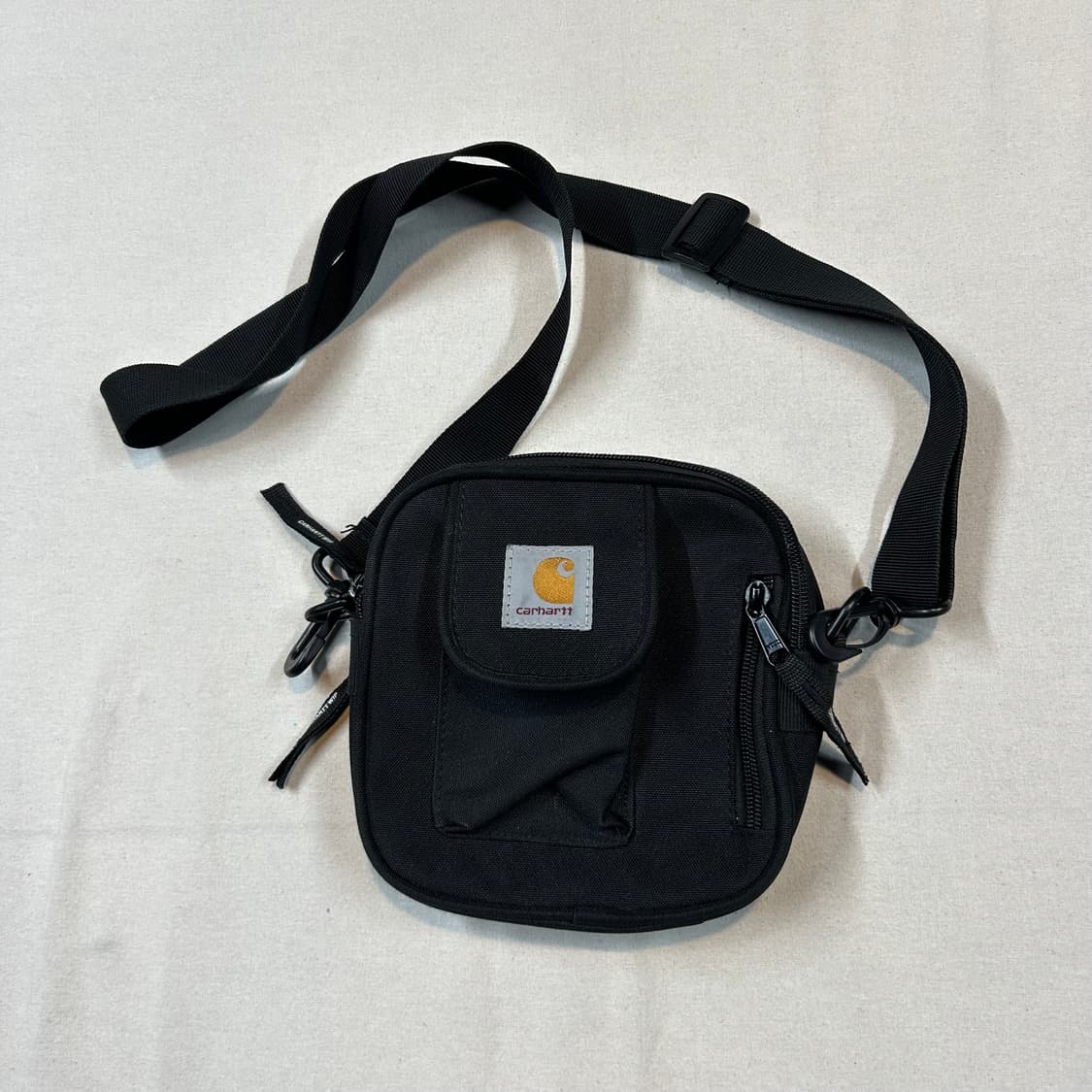 칼하트 WIP 미니 크로스백 가방 블랙 상품이미지1
