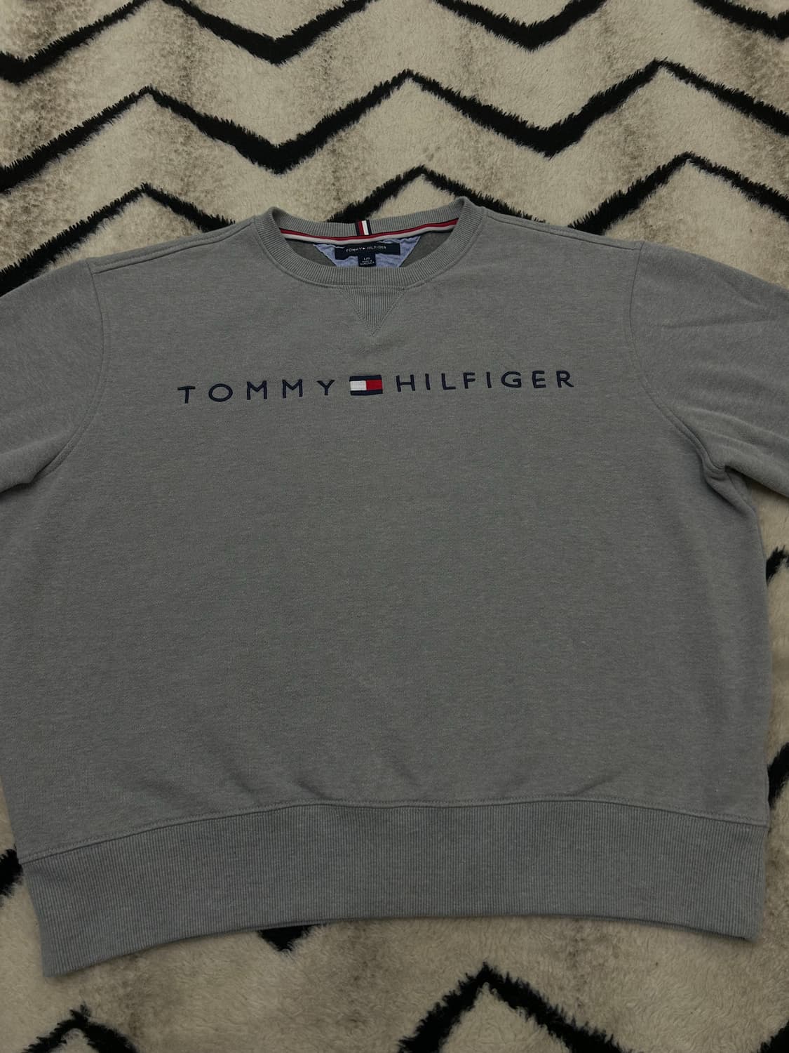 [L]타미힐피거 로고 자수 맨투맨/그레이/기모 상품이미지2