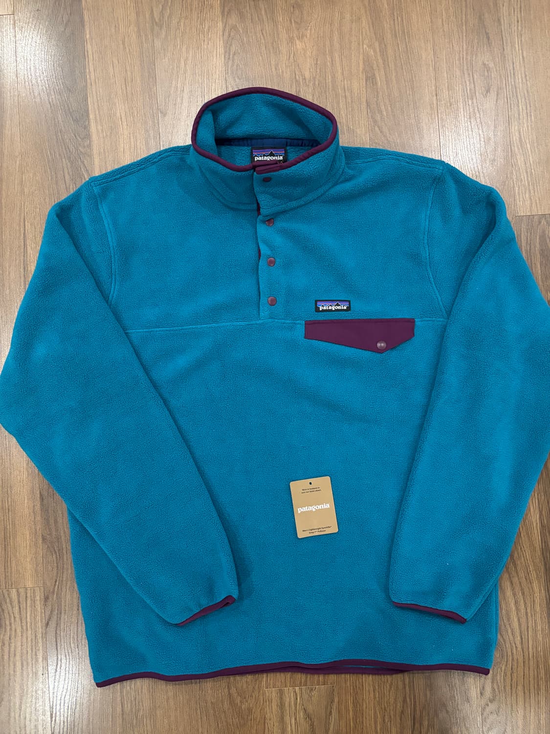 파타고니아 신칠라 라이트웨이트 비레이블루 L사이즈 판매합니다. 상품이미지1