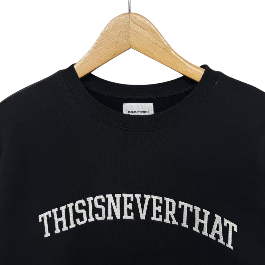 디스이즈네버댓 자수로고 맨투맨 상품이미지2