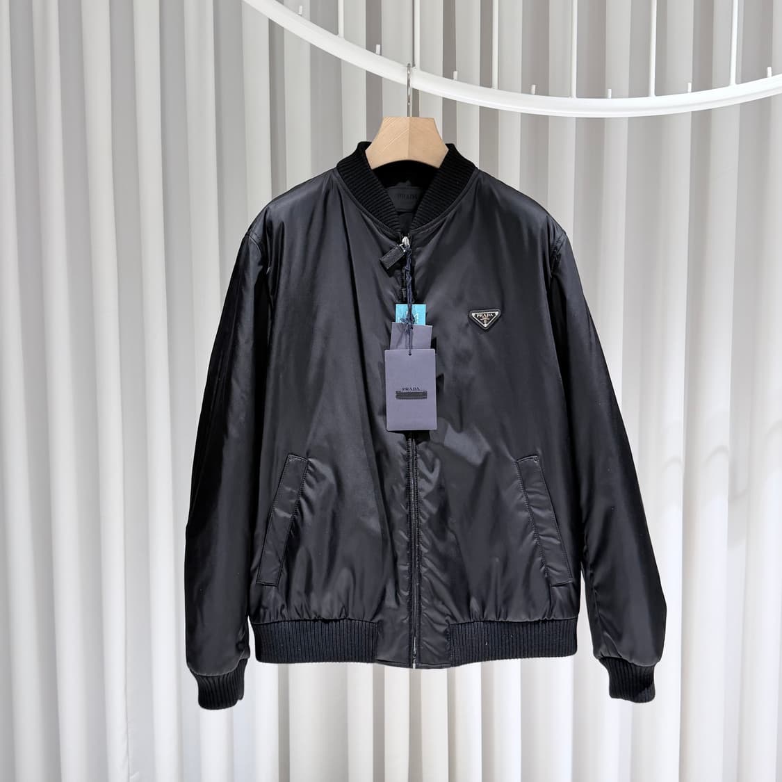 58 / 프라다 리나일론  봄버 블랙 자켓  / 미사용 상품이미지1