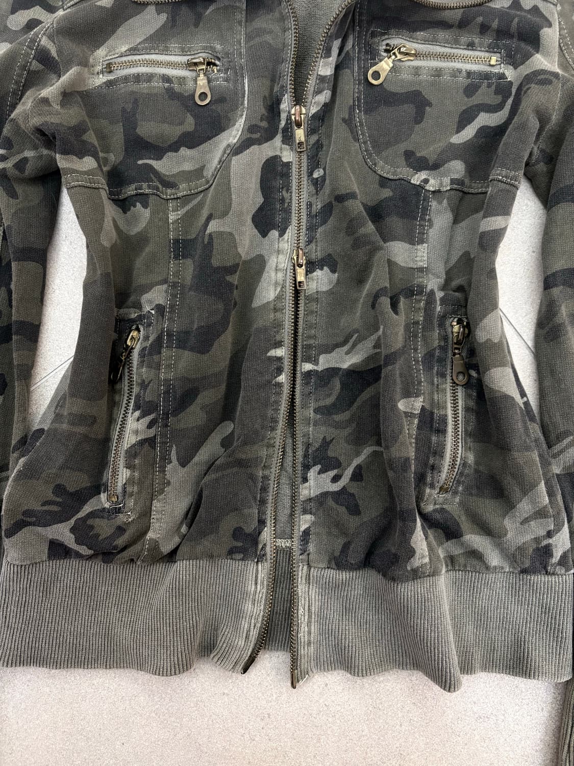 카모 투웨이 집업 상품이미지4