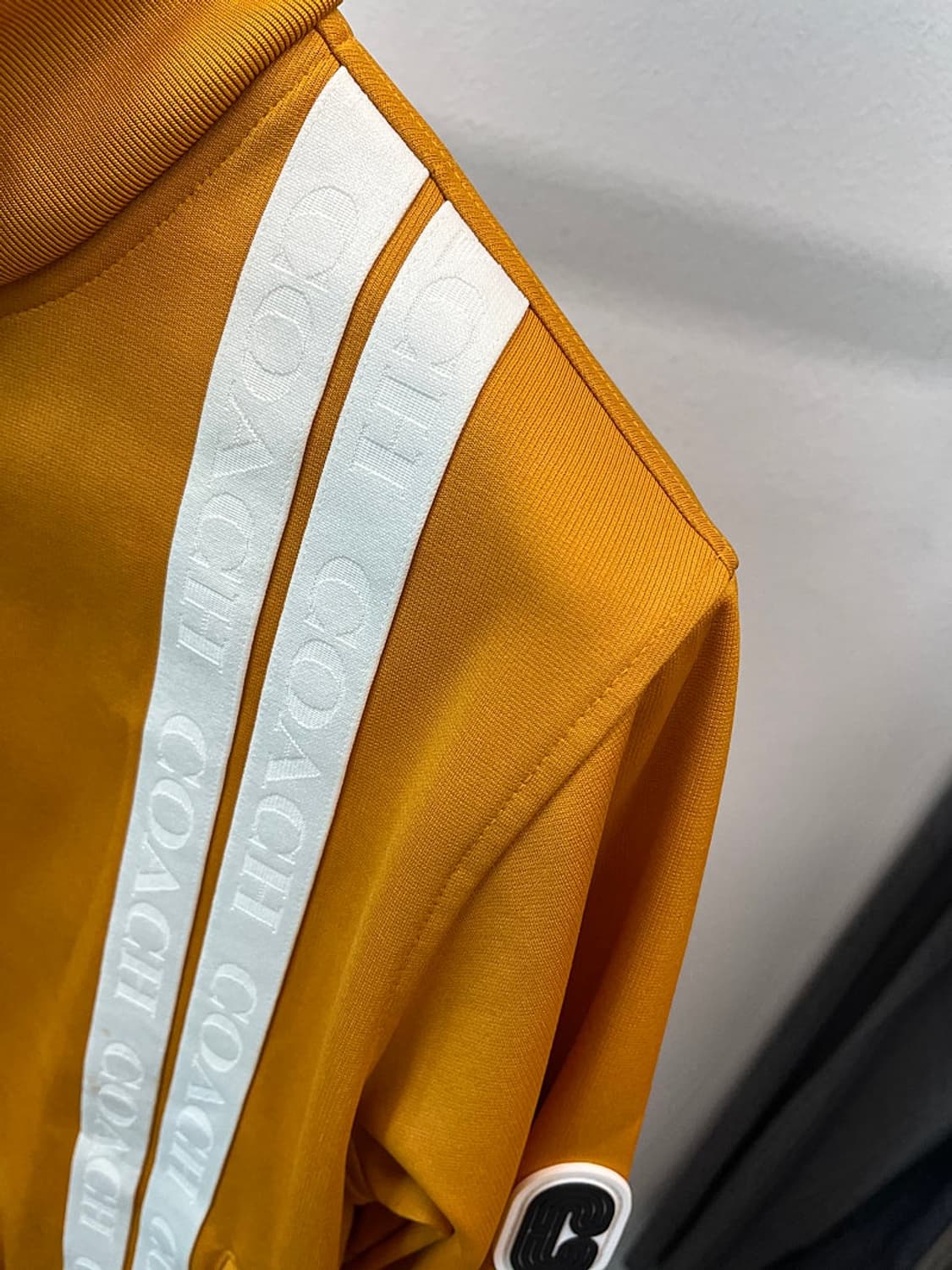 95) 코치 레터링 머스타드 져지  상품이미지5